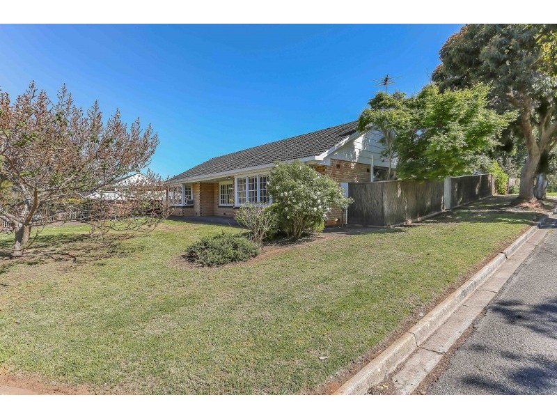 15 Richardson Avenue, Tranmere SA 5073