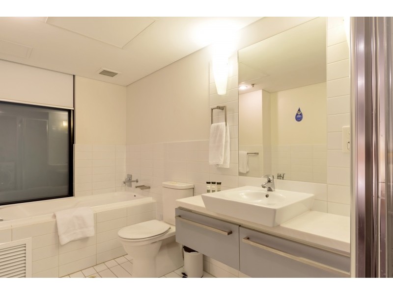 1011/102 – 105 North Terrace, Adelaide SA 5000