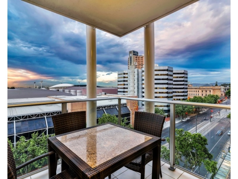 802/96 North Terrace, Adelaide SA 5000