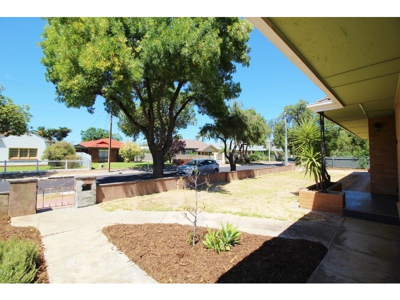 12 Brussels Street, Broadview SA 5083