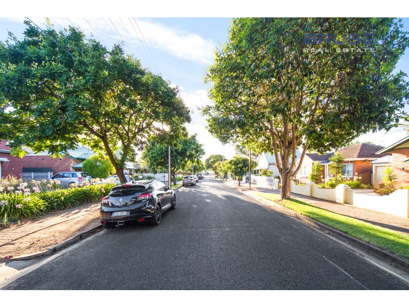 16 Dinwoodie Avenue, Clarence Gardens SA 5039