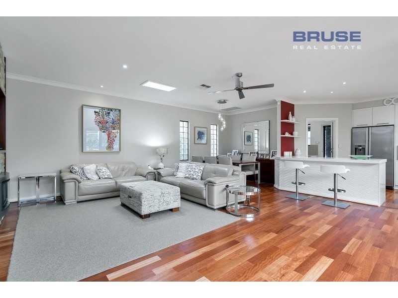 4 Bradman Court, Kensington Park SA 5068