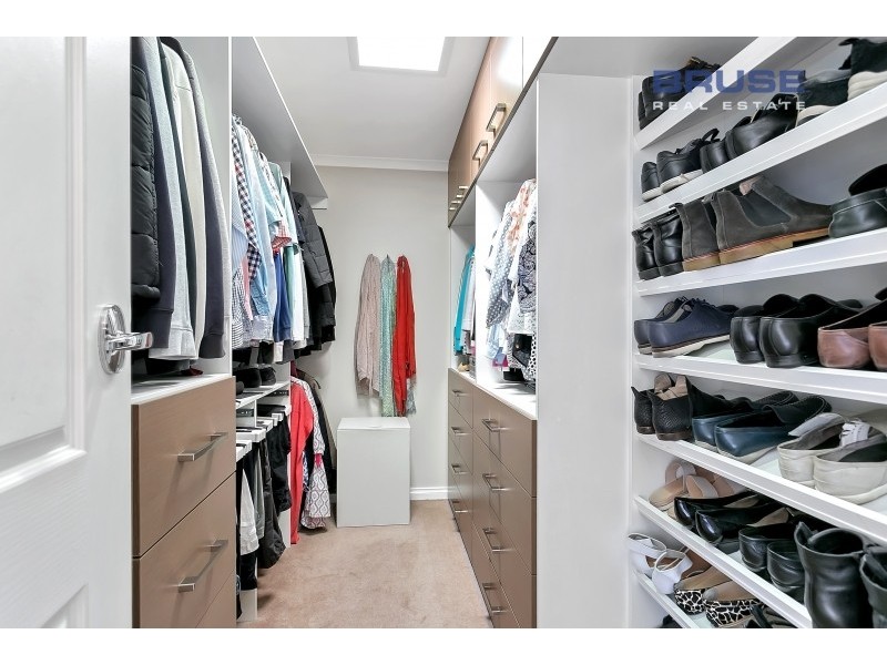 4 Bradman Court, Kensington Park SA 5068