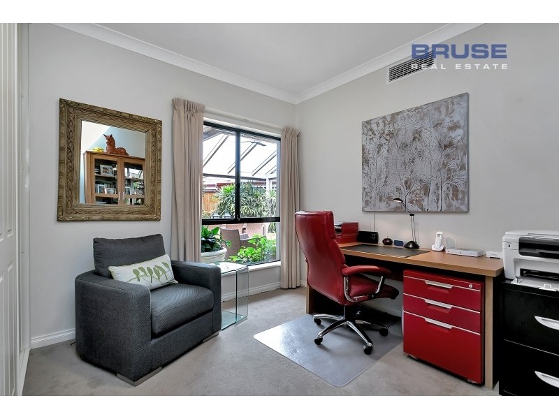 4 Bradman Court, Kensington Park SA 5068