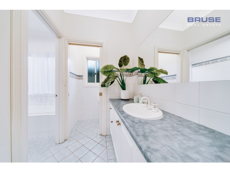 8 Spencer Court, Flagstaff Hill SA 5159