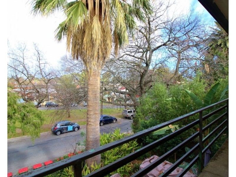 8/4 Loch Street, Stepney SA 5069