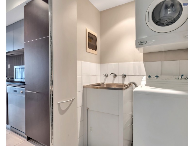 1012/96 North Terrace, Adelaide SA 5000