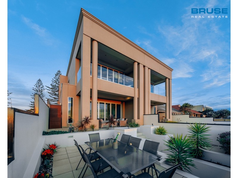 447A Esplanade, Grange SA 5022