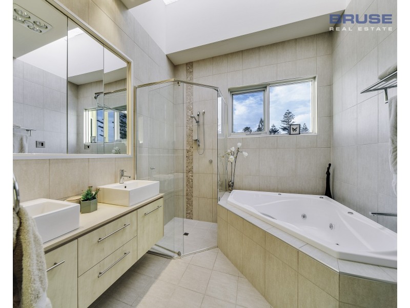 447A Esplanade, Grange SA 5022