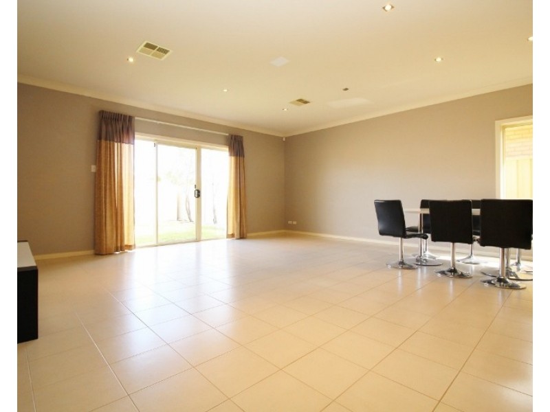 25 Vasey Street, Greenacres SA 5086