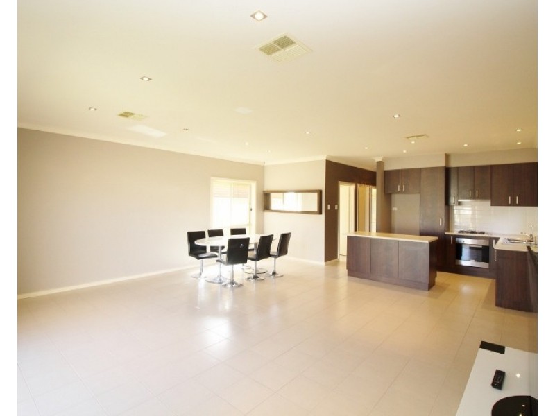 25 Vasey Street, Greenacres SA 5086