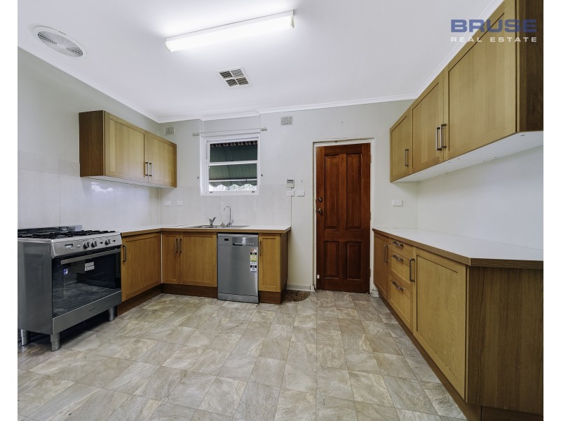 4 Lancaster Avenue, Valley View SA 5093