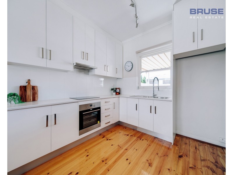 9 Inverell Avenue, North Plympton SA 5037