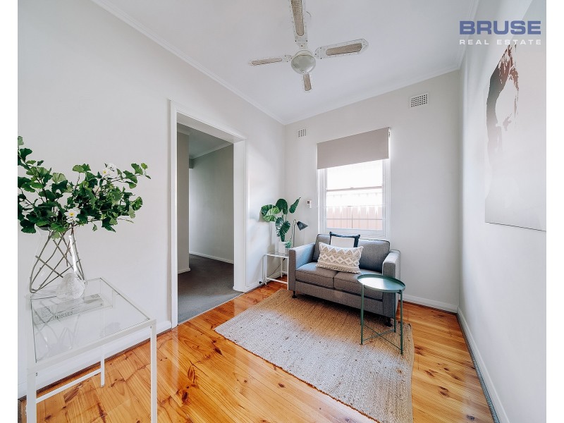 9 Inverell Avenue, North Plympton SA 5037