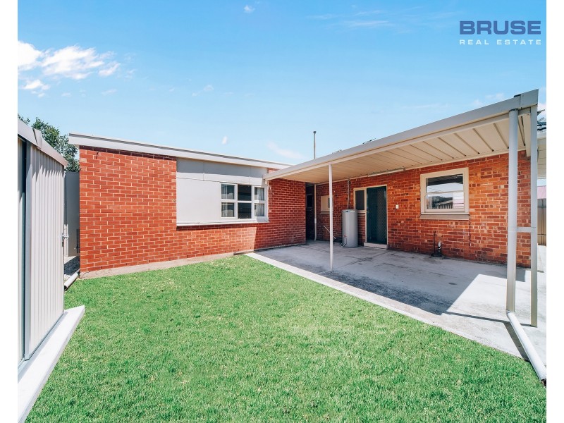 9 Inverell Avenue, North Plympton SA 5037