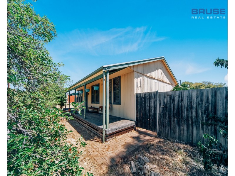 8 Shirley Avenue (Corner of Davies Avenue), Tranmere SA 5073