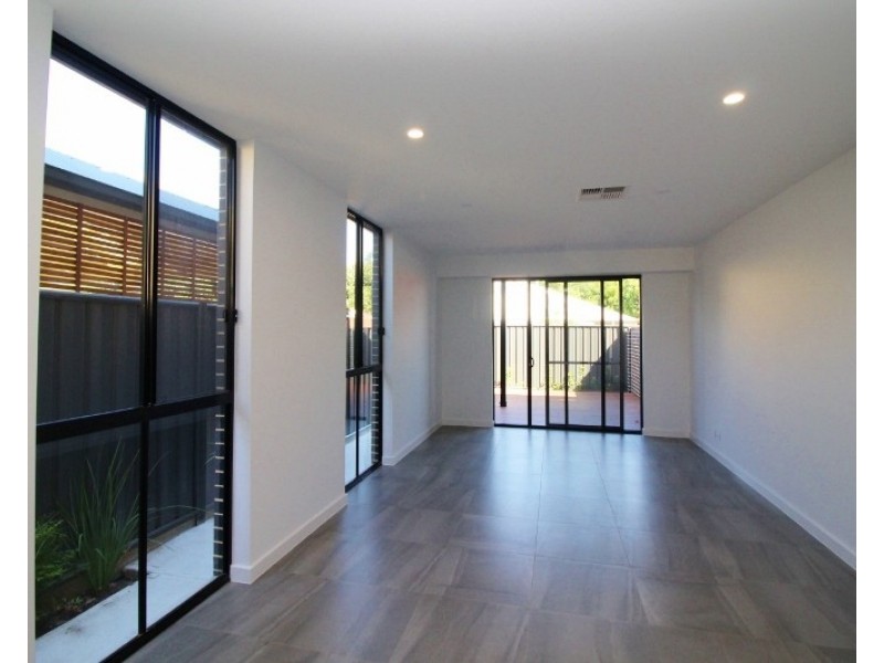 52 Chief Street, Brompton SA 5007