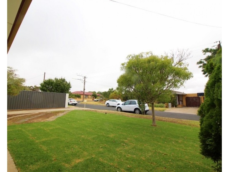 14 Dundee Road, Modbury SA 5092