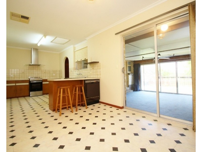 14 Dundee Road, Modbury SA 5092