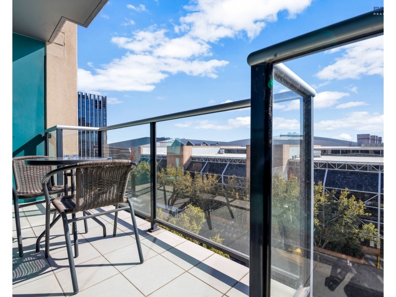604/102 – 105 North Terrace, Adelaide SA 5000