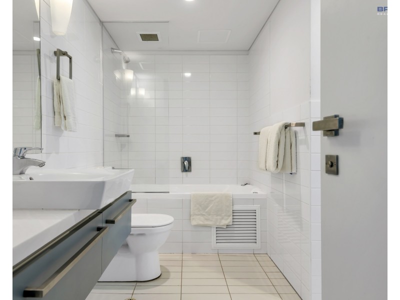604/102 – 105 North Terrace, Adelaide SA 5000