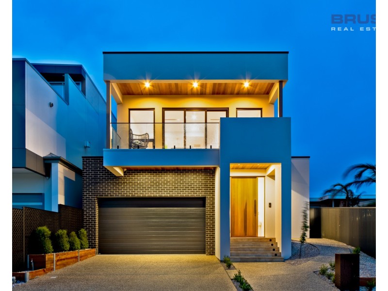 118 Seaview Road, Tennyson SA 5022