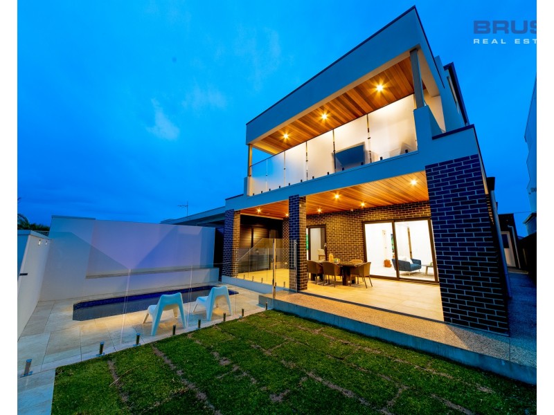 118 Seaview Road, Tennyson SA 5022
