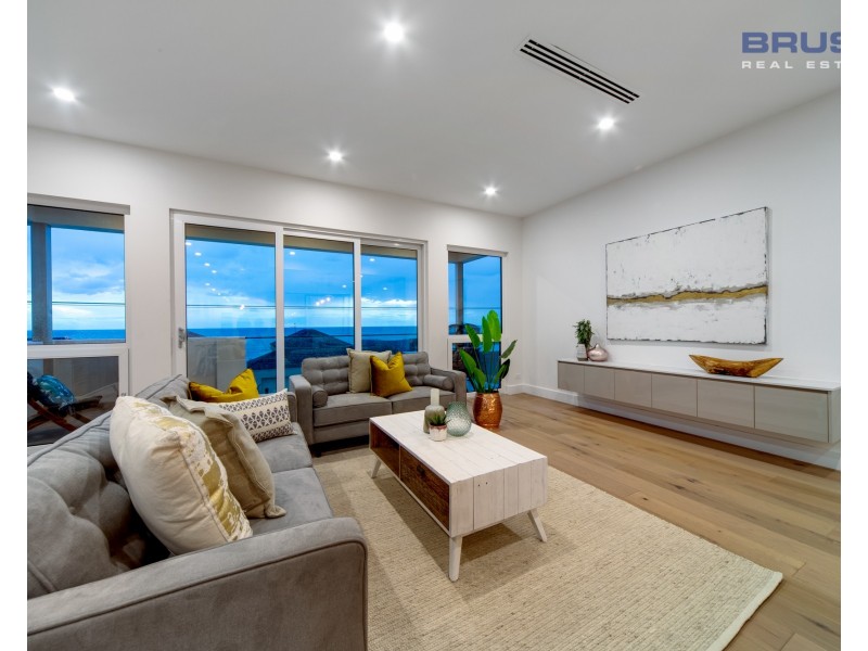 118 Seaview Road, Tennyson SA 5022