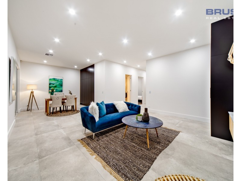 118 Seaview Road, Tennyson SA 5022