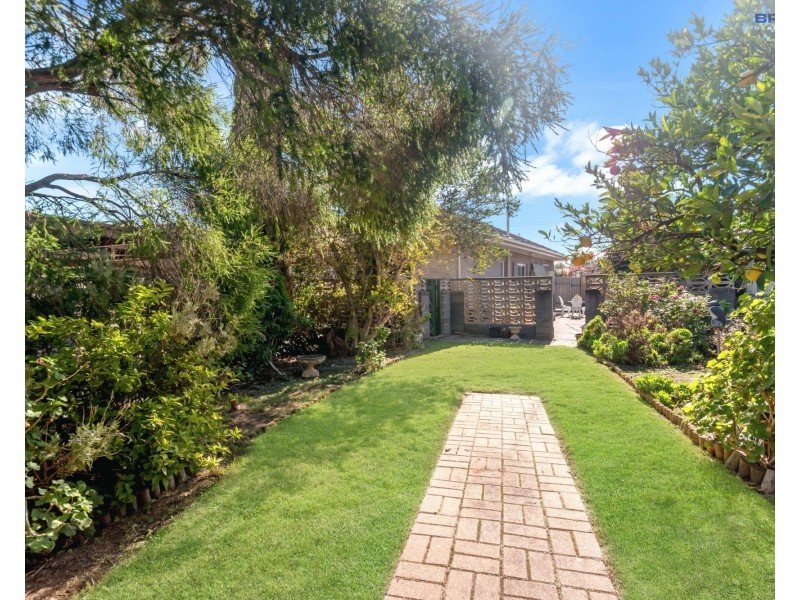 22 Parkwood Grove, Mitchell Park SA 5043