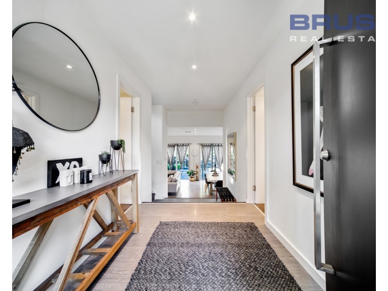 93 Valley View Drive, Highbury SA 5089