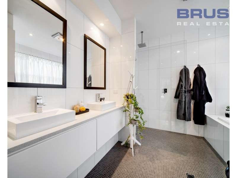 93 Valley View Drive, Highbury SA 5089