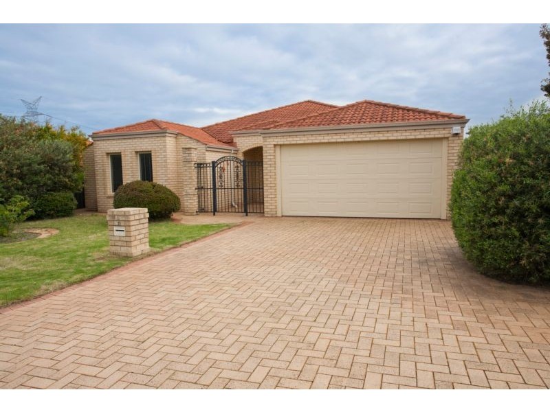 11 Millstream Place, Success WA 6164