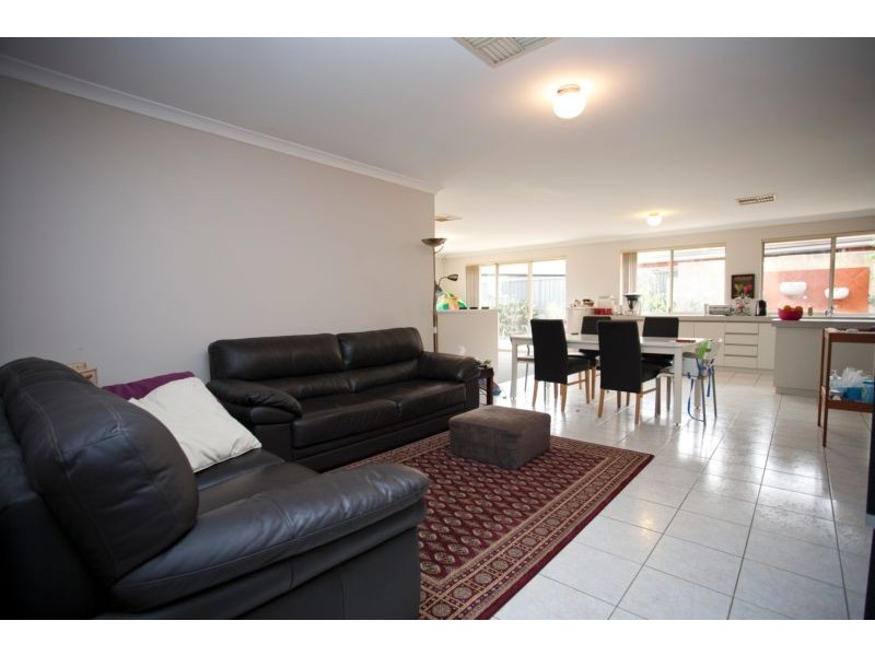 11 Millstream Place, Success WA 6164