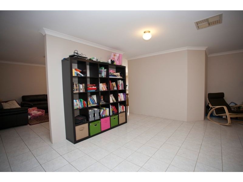 11 Millstream Place, Success WA 6164