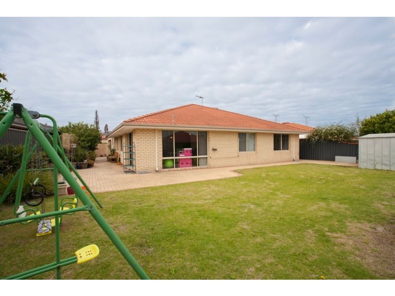 11 Millstream Place, Success WA 6164