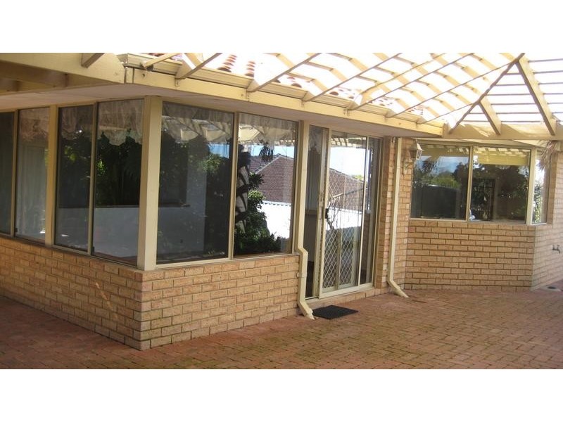 5 Peak Court, Leeming WA 6149