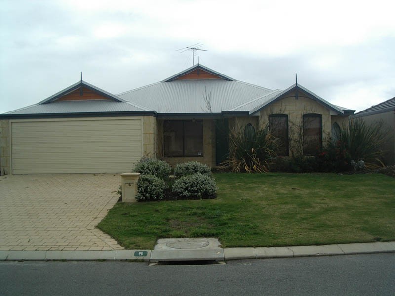 5 Beaumont Parkway, Success WA 6164