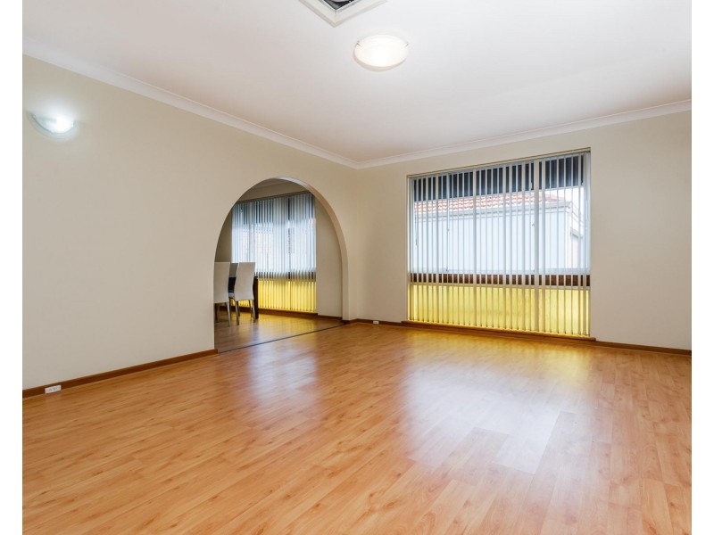 5 Coleman Crescent, Melville WA 6156