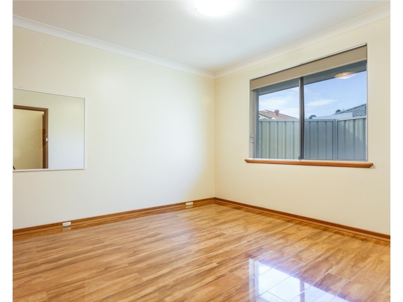 5 Coleman Crescent, Melville WA 6156