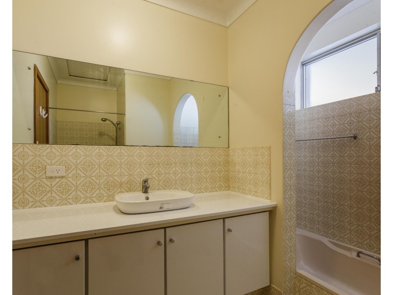 5 Coleman Crescent, Melville WA 6156