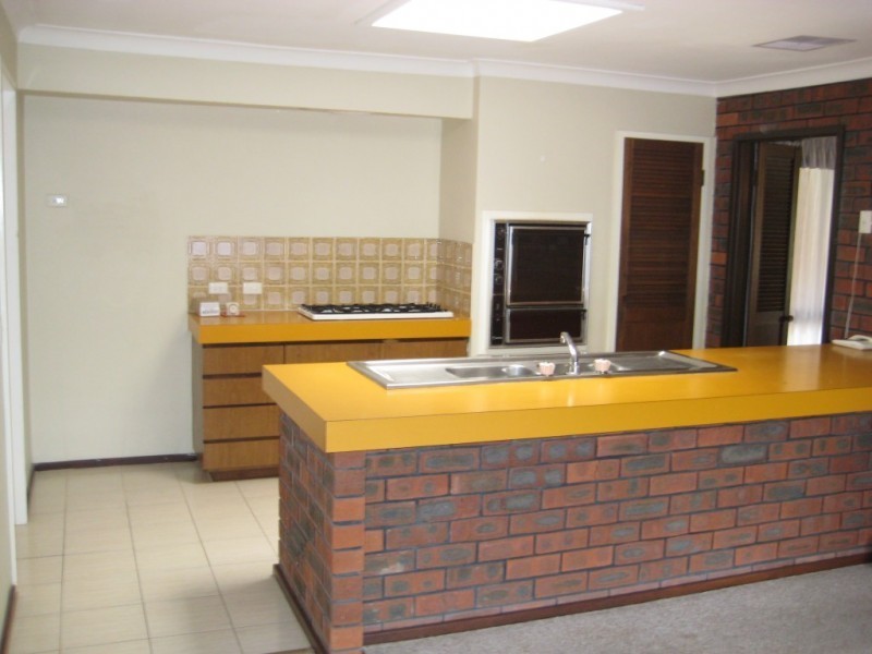 14 Waraker Way, Leeming WA 6149