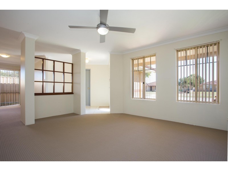 81 The Avenue, Warnbro WA 6169