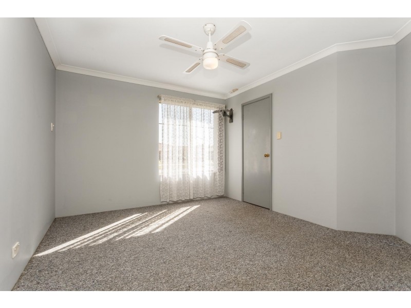 81 The Avenue, Warnbro WA 6169