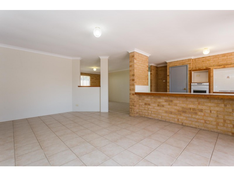 81 The Avenue, Warnbro WA 6169
