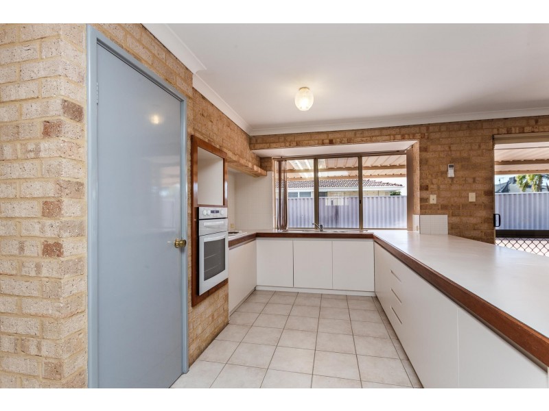 81 The Avenue, Warnbro WA 6169