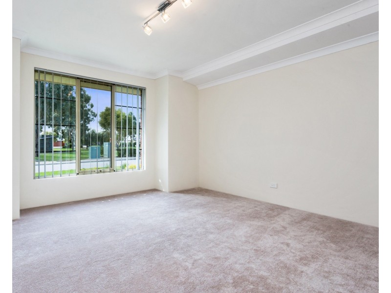 5 Versailles Place, Aubin Grove WA 6164