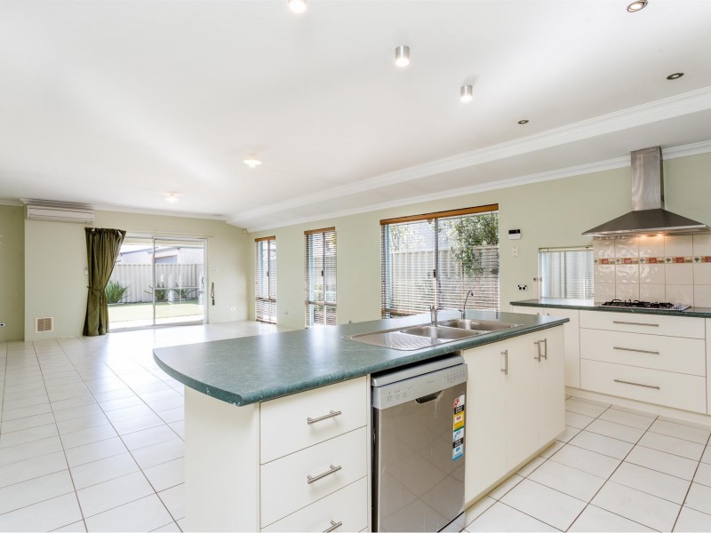 23 Solace Gardens, Atwell WA 6164