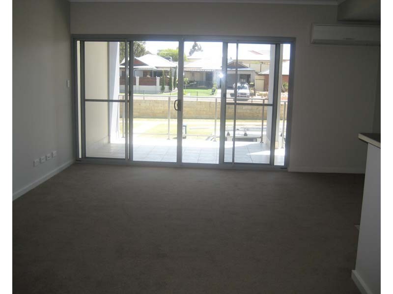 16/105 Wentworth Parade, Success WA 6164