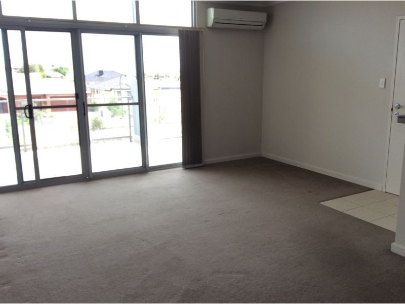 12/105 Wentworth Parade, Success WA 6164